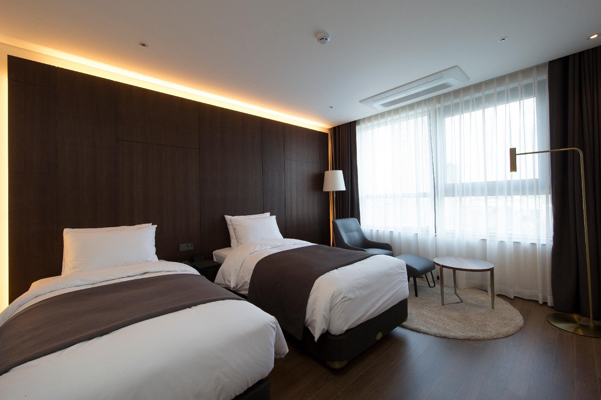 Ramada By Wyndham Daejeon Hotel Exterior foto